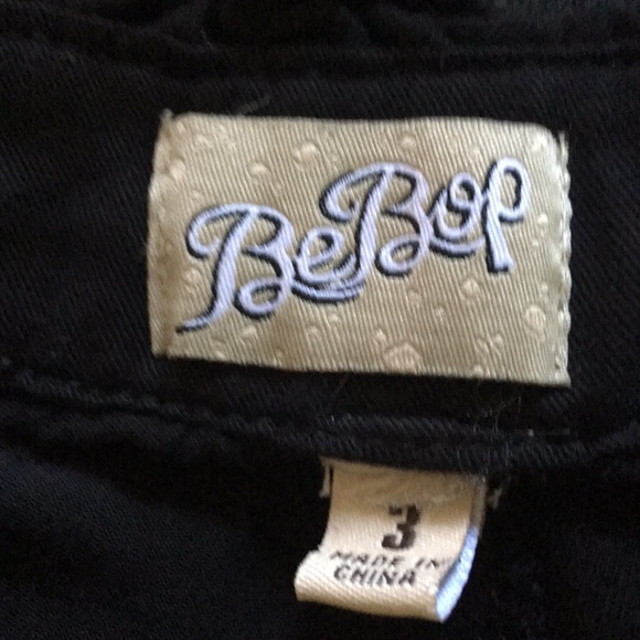Black Bebop ruffle waist shorts Size 3 - Picture 4 of 4